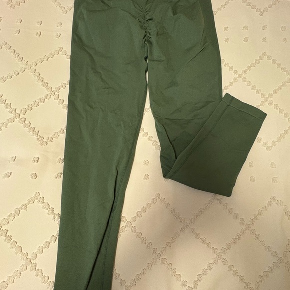 LAST CHANCE Sunzel Scuplting Leggings in Green XL - Picture 2 of 3